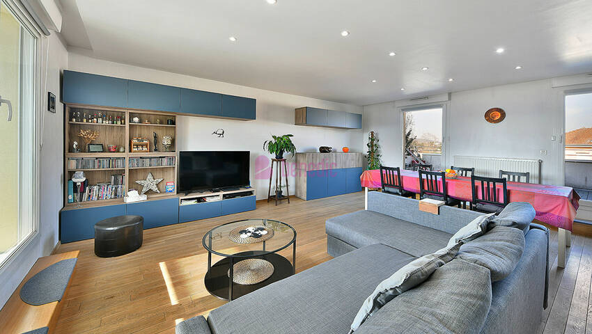 60257597c - Attribut alt par défaut.