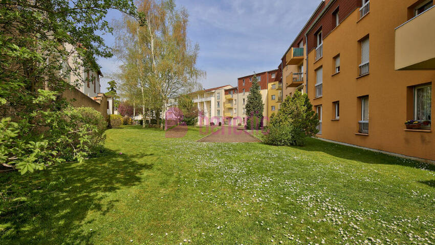 60157830a - Attribut alt par défaut.