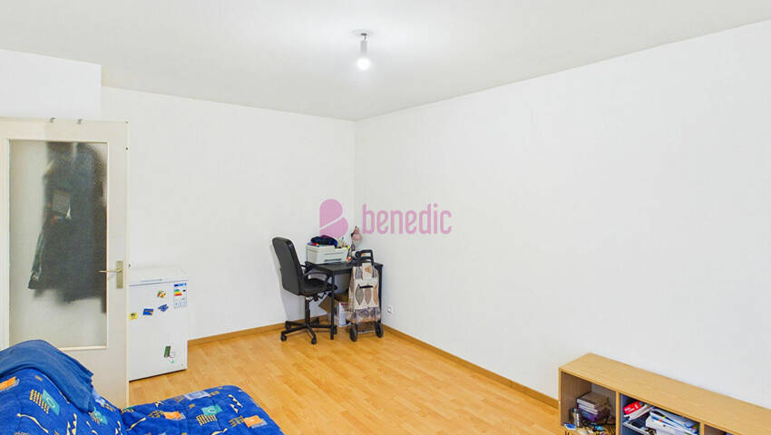 60157830d - Attribut alt par défaut.