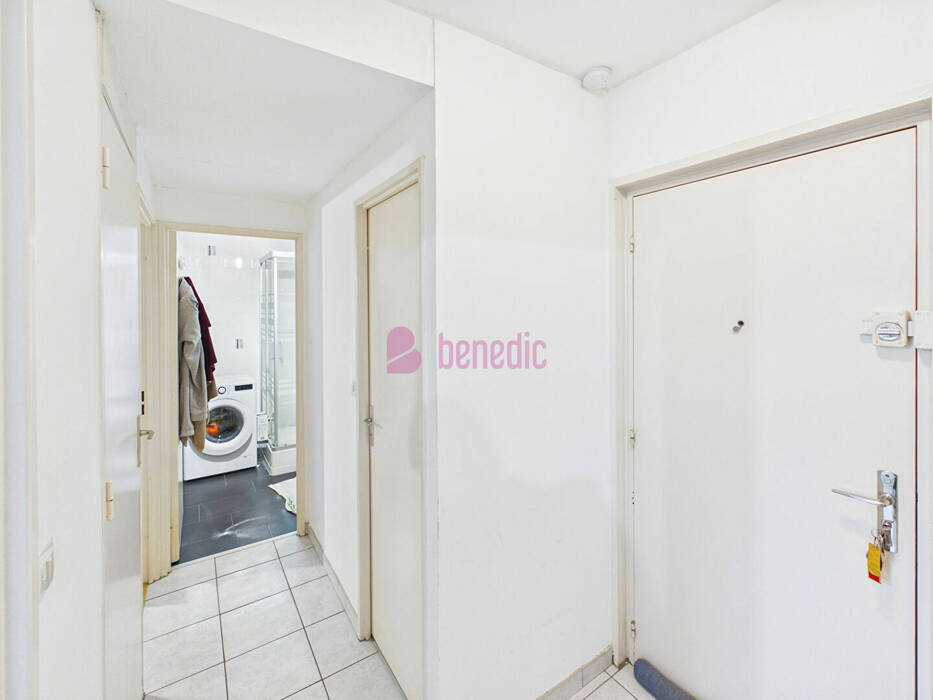 60157830f - Attribut alt par défaut.