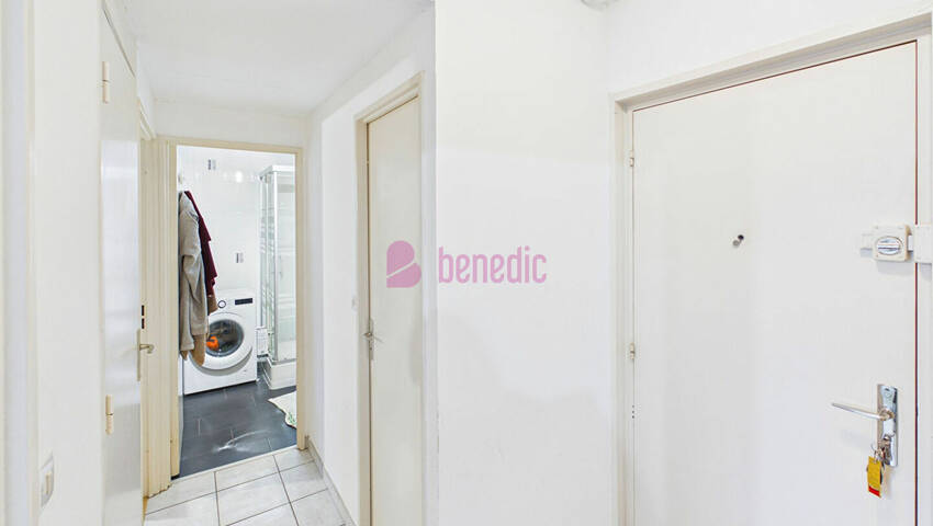 60157830f - Attribut alt par défaut.