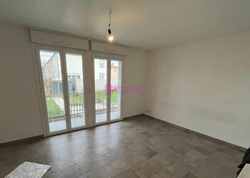 53756440a - Attribut alt par défaut.