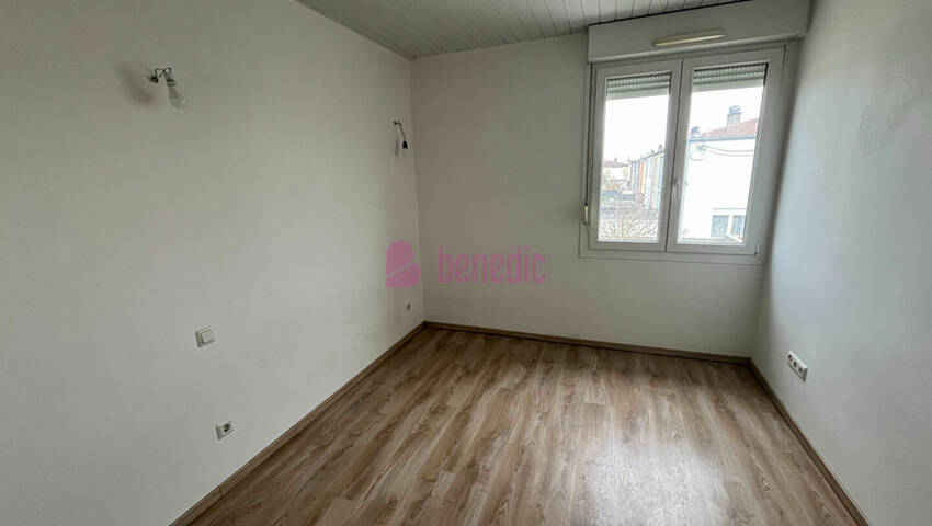 53756440d - Attribut alt par défaut.