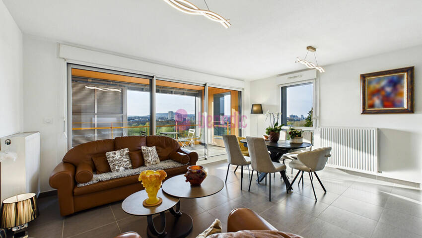 59534922b - Attribut alt par défaut.