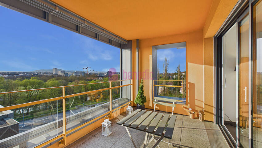 59534922c - Attribut alt par défaut.