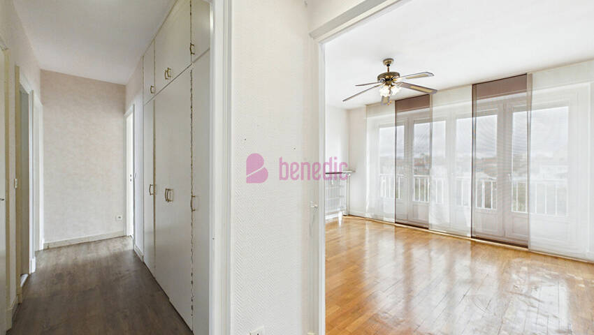 60235137f - Attribut alt par défaut.