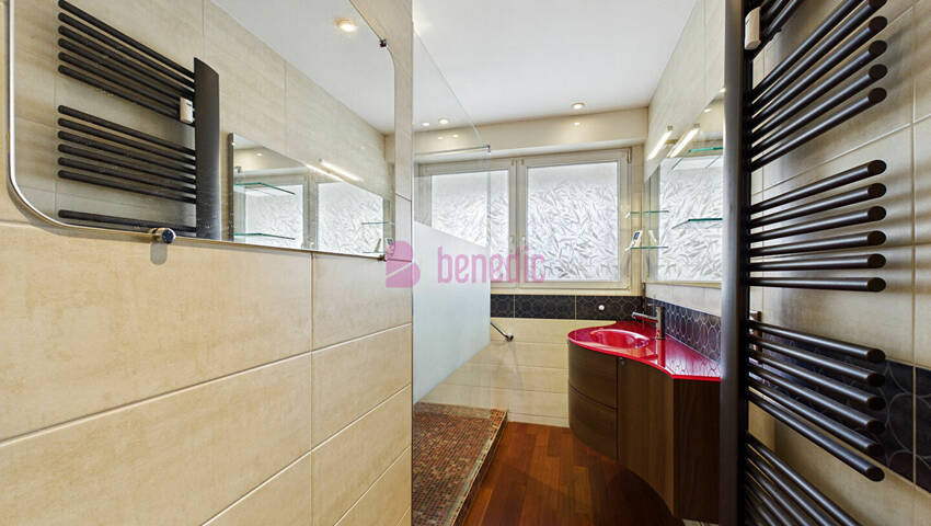 60235137q - Attribut alt par défaut.