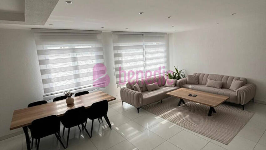 60027574d - Attribut alt par défaut.