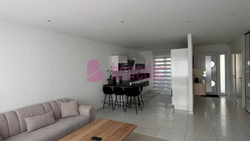 60027574f - Attribut alt par défaut.