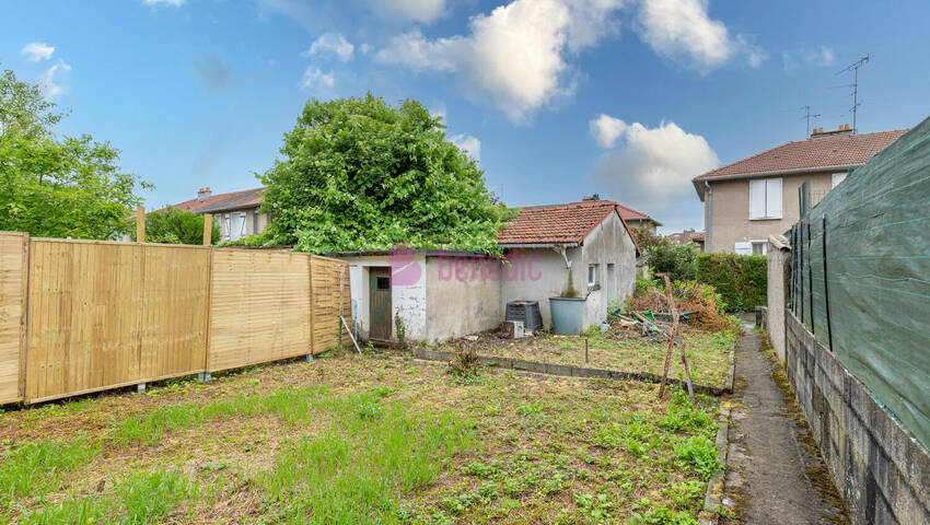 60308122f - Attribut alt par défaut.