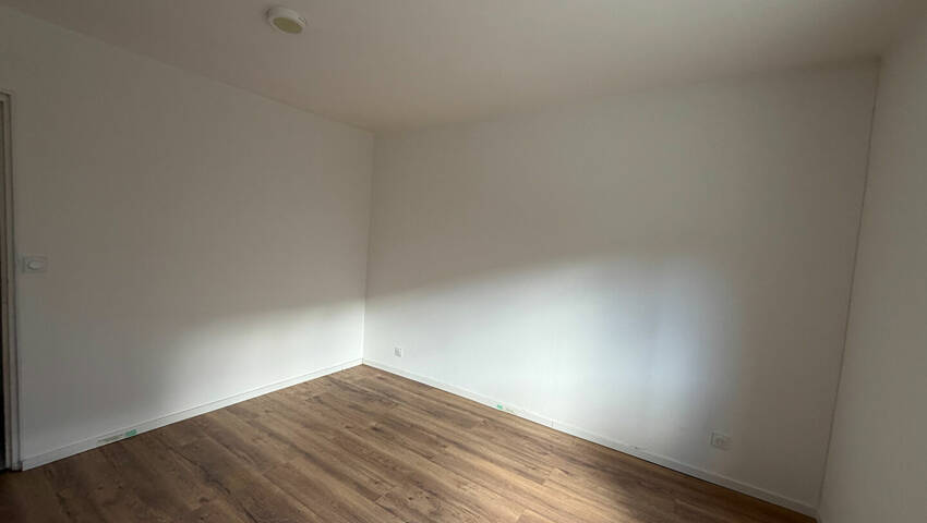 60308019b - Attribut alt par défaut.