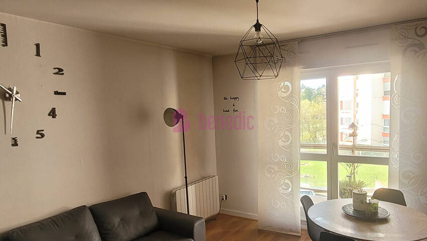 60311227b - Attribut alt par défaut.