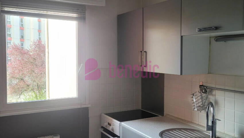 60311227e - Attribut alt par défaut.