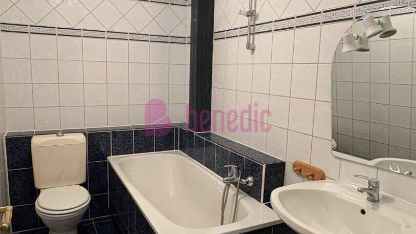 58738112e - Attribut alt par défaut.