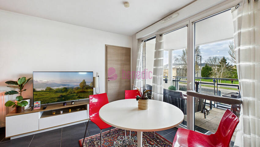 60225265b - Attribut alt par défaut.