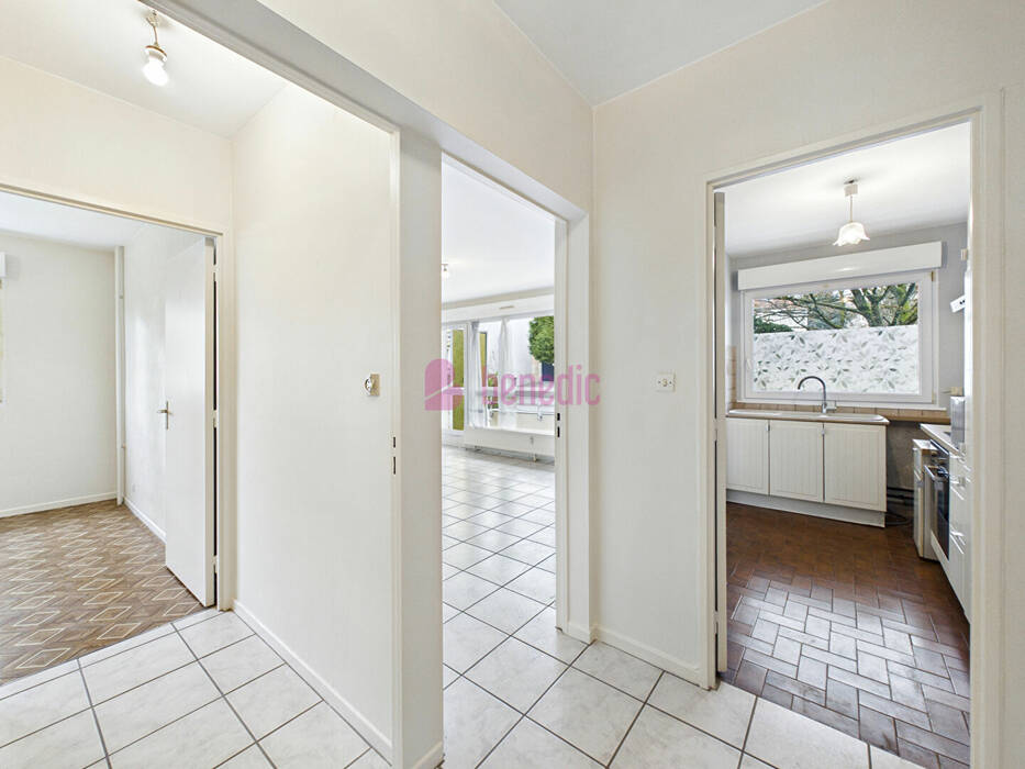 60193075b - Attribut alt par défaut.