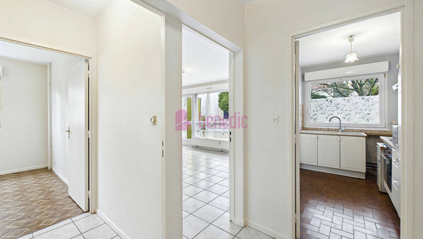 60193075b - Attribut alt par défaut.