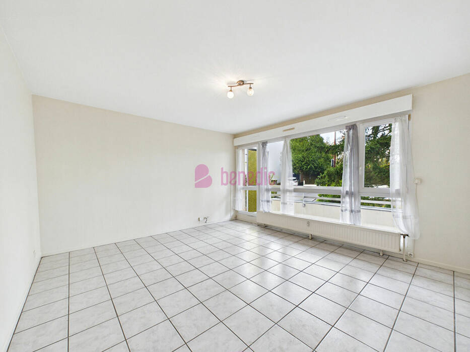 60193075c - Attribut alt par défaut.