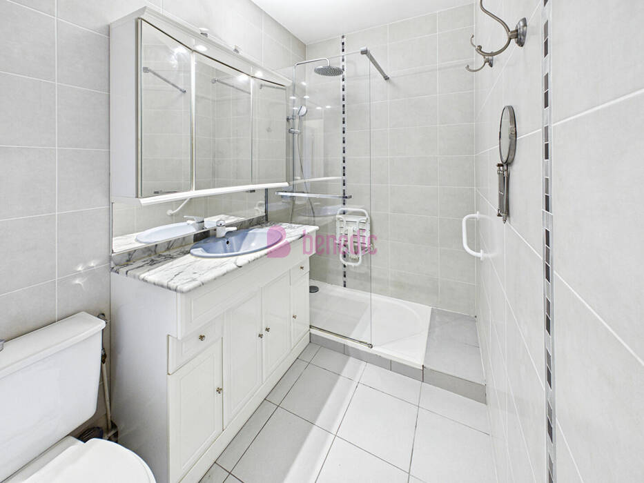 60193075l - Attribut alt par défaut.