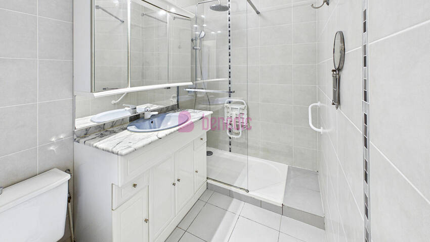 60193075l - Attribut alt par défaut.