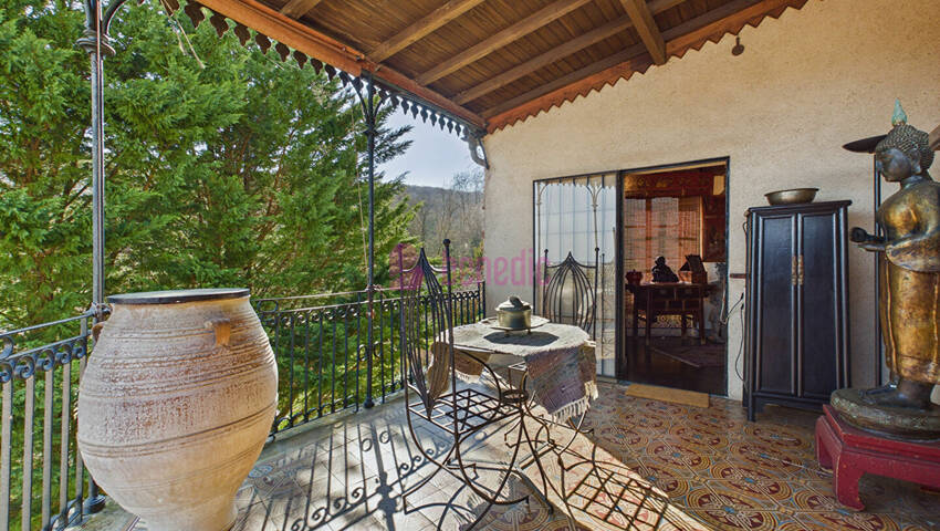 59829381c - Attribut alt par défaut.