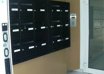 4254478e - Attribut alt par défaut.