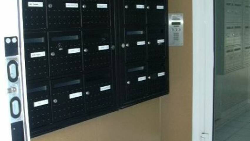 4254478e - Attribut alt par défaut.