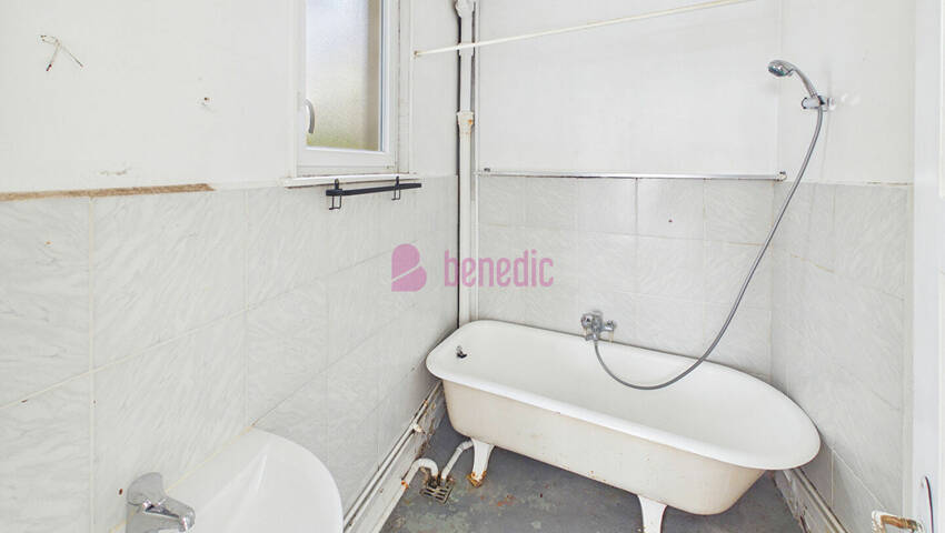 60370332e - Attribut alt par défaut.