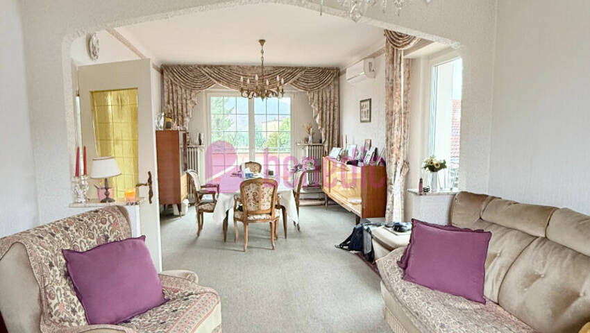 60372379b - Attribut alt par défaut.