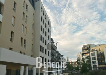 60372282b - Attribut alt par défaut.