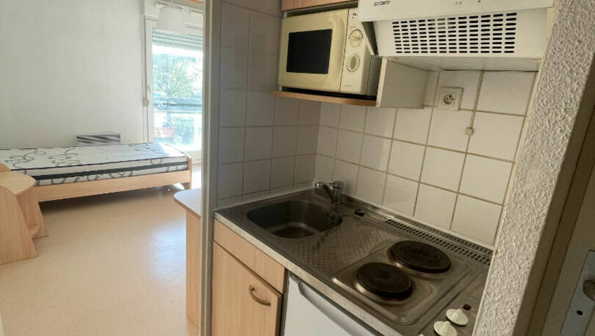 60372205b - Attribut alt par défaut.