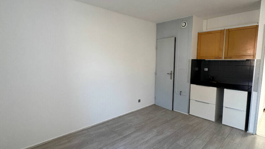 60372102a - Attribut alt par défaut.