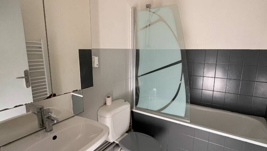 60372102b - Attribut alt par défaut.