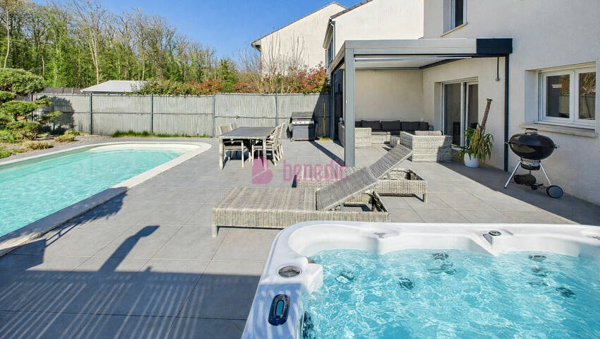 60294979c - Attribut alt par défaut.