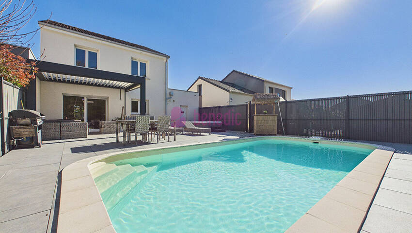 60294979f - Attribut alt par défaut.