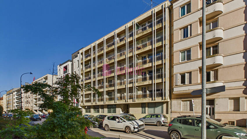 60318222a - Attribut alt par défaut.