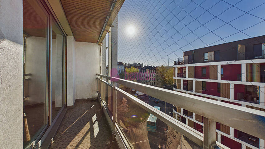 60318222l - Attribut alt par défaut.