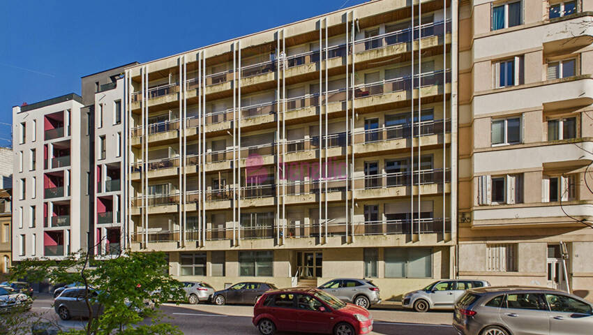 60318222p - Attribut alt par défaut.