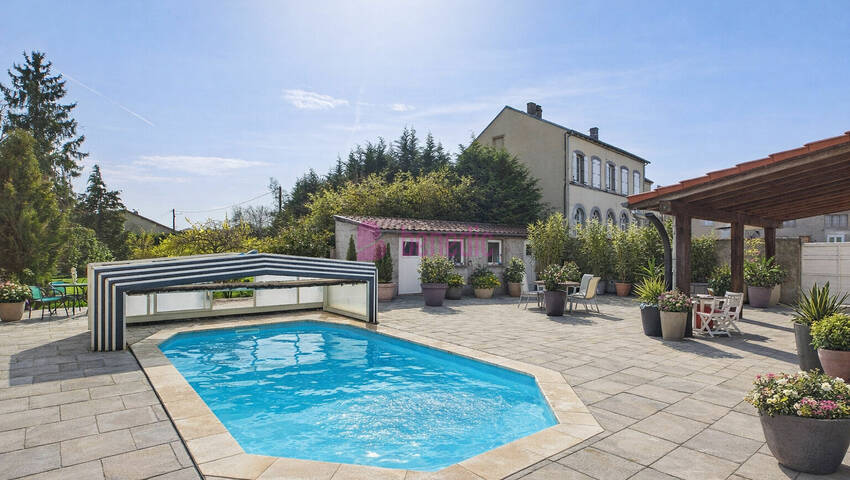 59541973b - Attribut alt par défaut.