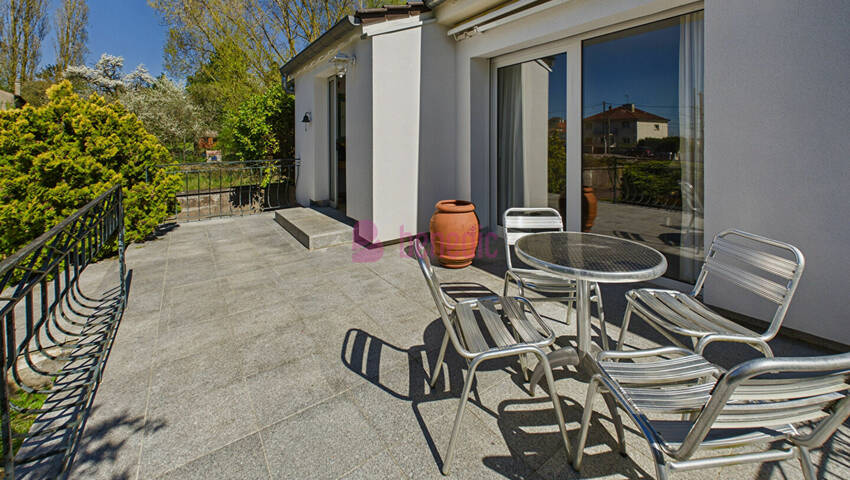 60225125e - Attribut alt par défaut.