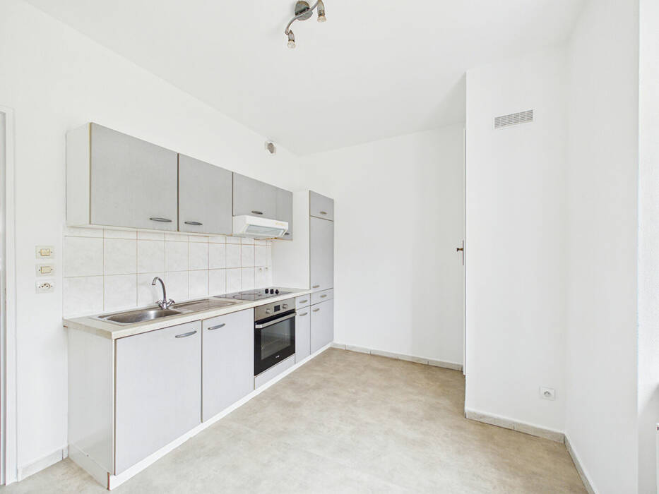 60421999b - Attribut alt par défaut.