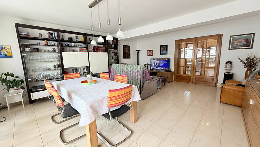 60409418b - Attribut alt par défaut.