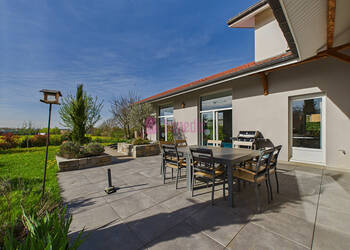 58136533b - Attribut alt par défaut.