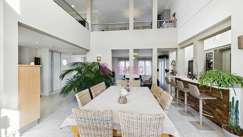 58136533m - Attribut alt par défaut.