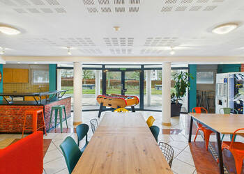 60196940b - Attribut alt par défaut.