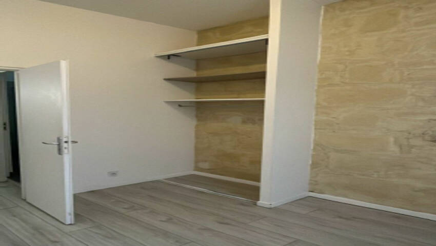 60435068b - Attribut alt par défaut.