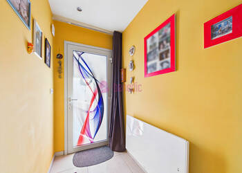 60203951b - Attribut alt par défaut.