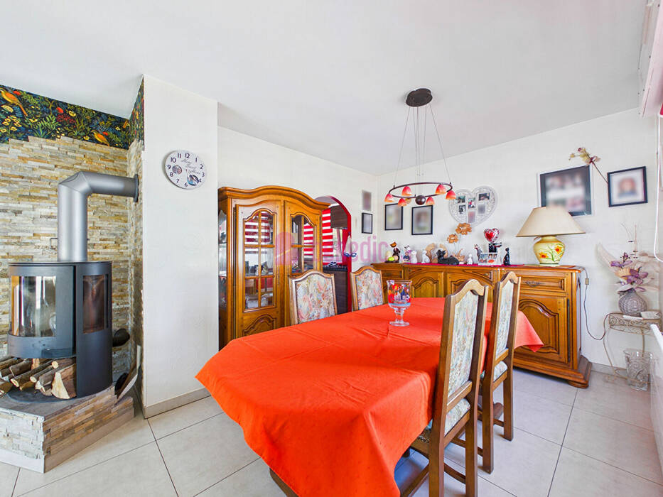 60203951g - Attribut alt par défaut.