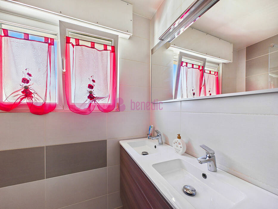 60203951m - Attribut alt par défaut.