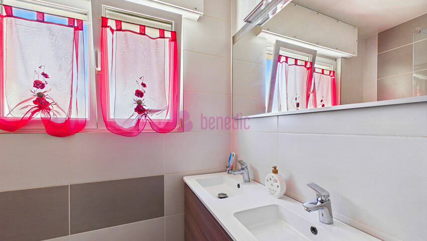 60203951m - Attribut alt par défaut.